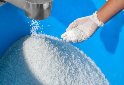 Why Is It Important To Work with A Trusted Chemical Raw Material Distributor-_1