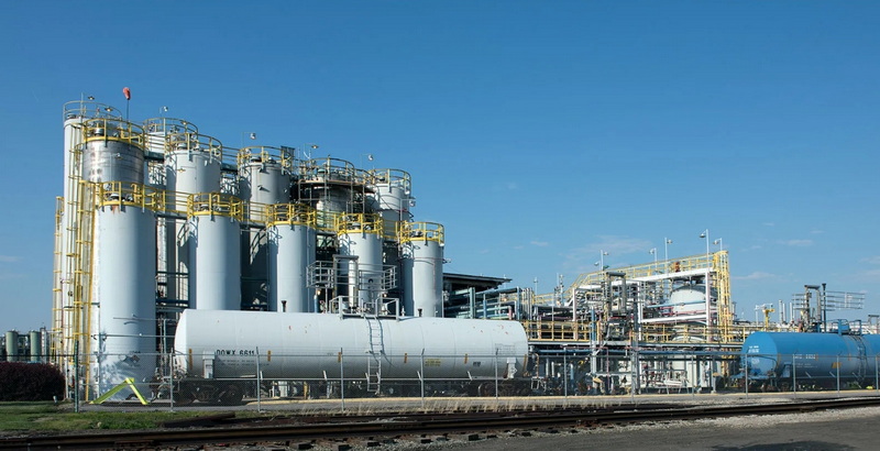 Exploring the Versatility of Chemical Raw Materials in Various Industries_1