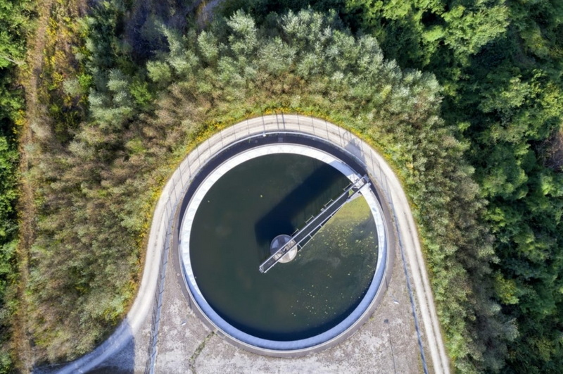 can you get sick from being near a sewage treatment-_1
